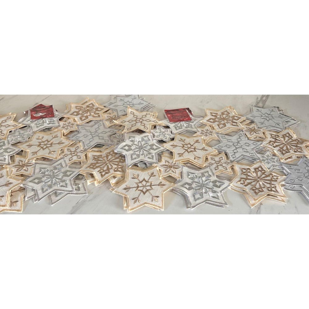 Christmas Placemats Snowflake Stars Cutouts Lot of 8 Silver Gold Cream New! BxDD